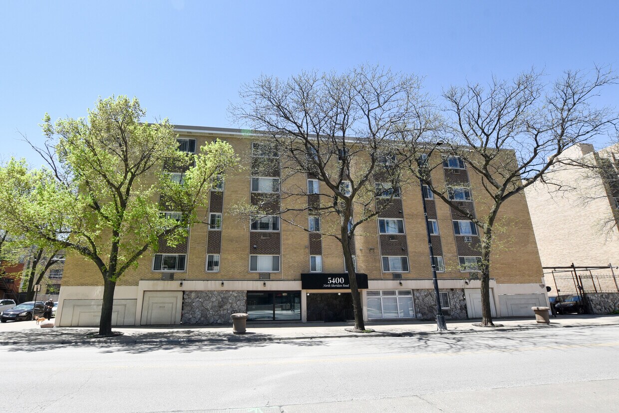 Primary Photo - 5400 N Sheridan Rd