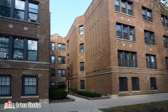 Building Photo - 1448 W Byron St
