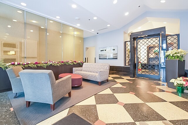 Foto del edificio - 111 W Maple St