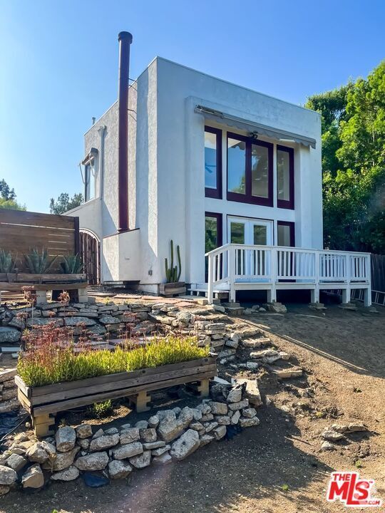 Building Photo - 844 Maltman Ave