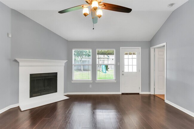 Building Photo - 223 Fantasy Ln
