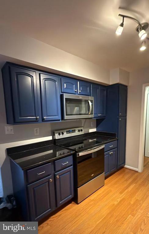 Foto del edificio - 3334 Spring Ln