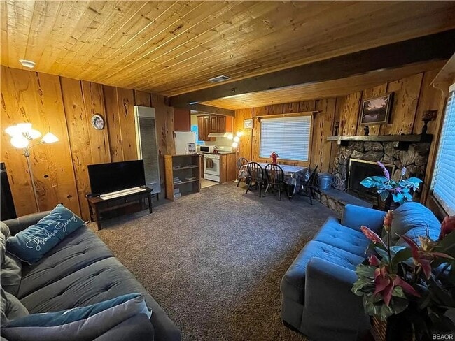 Building Photo - Warm & Cozy Single-Story Home in Big Bear City