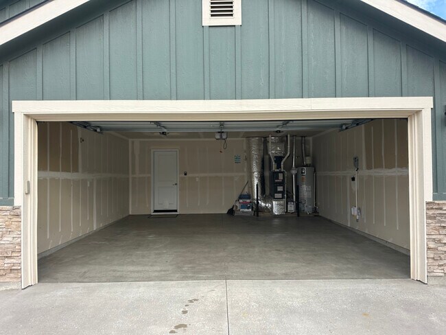 Building Photo - 11398 W Belgrave St