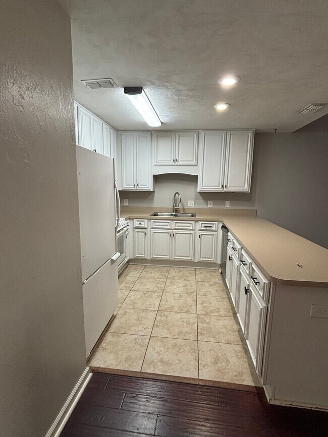 Foto del edificio - 3004 Ironwood Dr