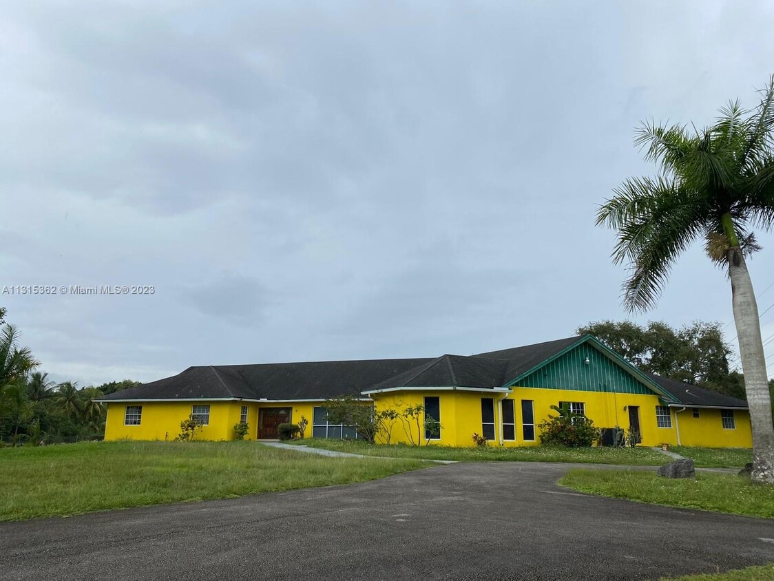 6751 SW 185th Way Unit 0, Southwest Ranches, FL 33332 Room for Rent