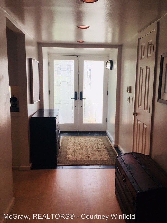 Foto del edificio - 3 br, 2 bath House - 6126 E. 98th St.