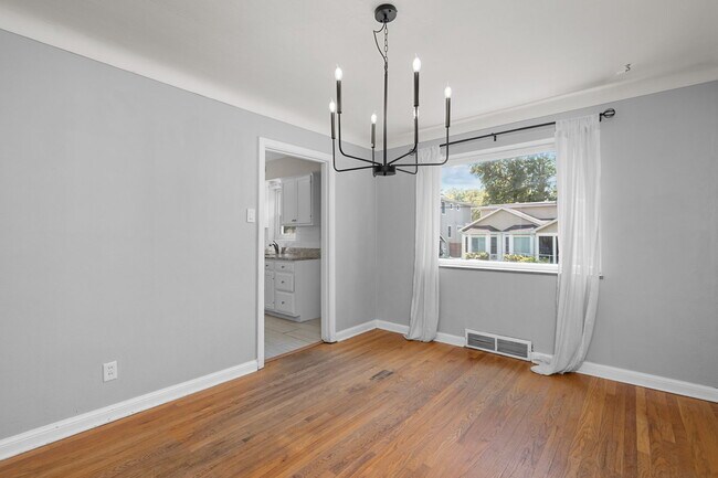 Foto del edificio - 786 Chelsea Ave