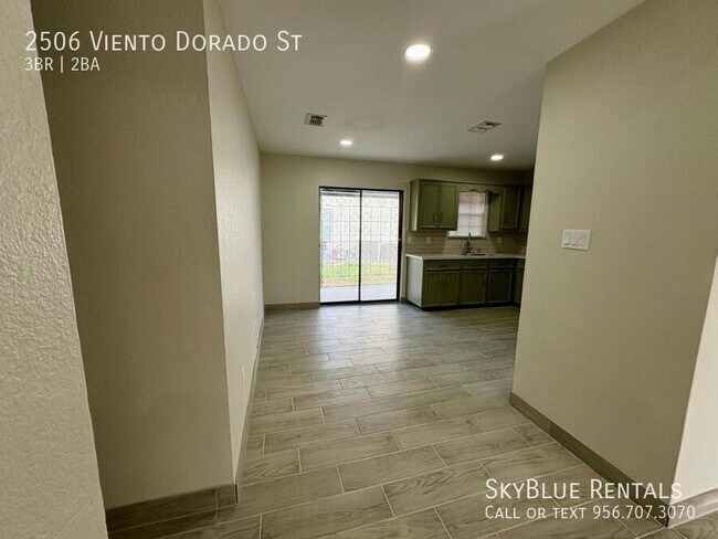 Foto del edificio - 2506 Viento Dorado St