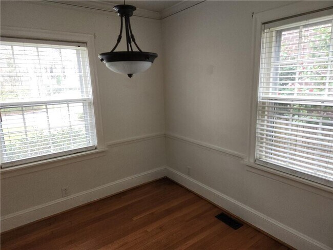 Foto del edificio - 836 Ponce De Leon Terrace NE