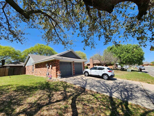 Foto del edificio - 3325 Evers Pkwy