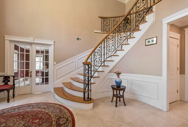 Foto del edificio - 38 Overlook Rd