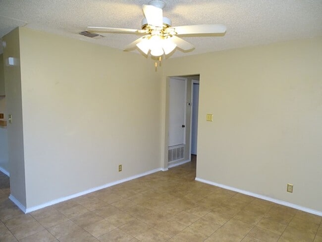 Foto del edificio - 5507 Roanwood