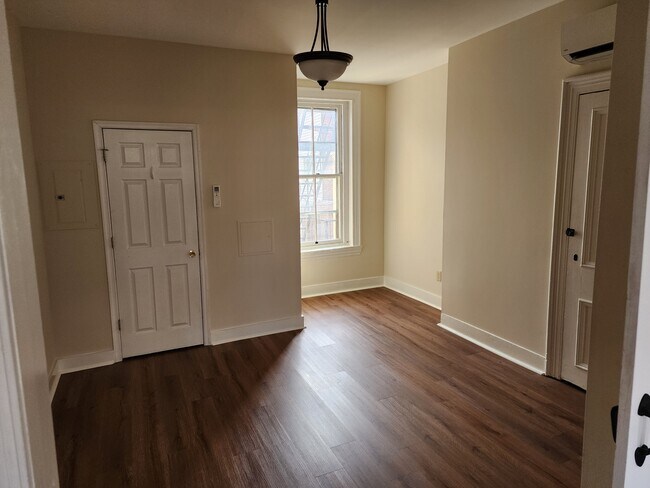 Building Photo - 248 Bushkill St