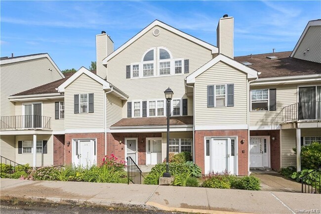 Building Photo - 599 Midland Ave