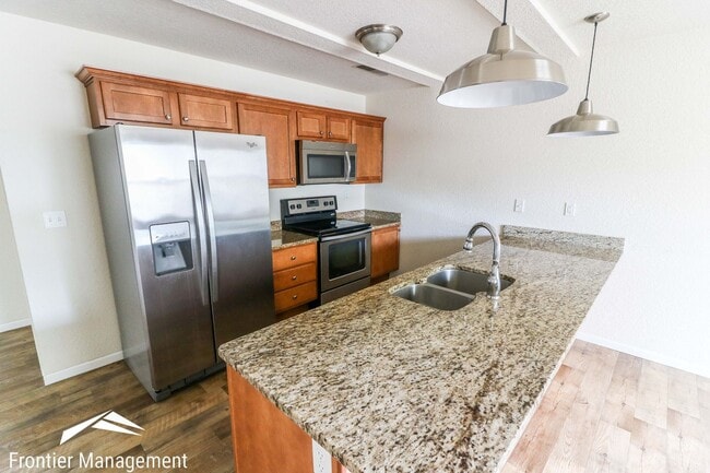 Building Photo - 914 Vattier Street