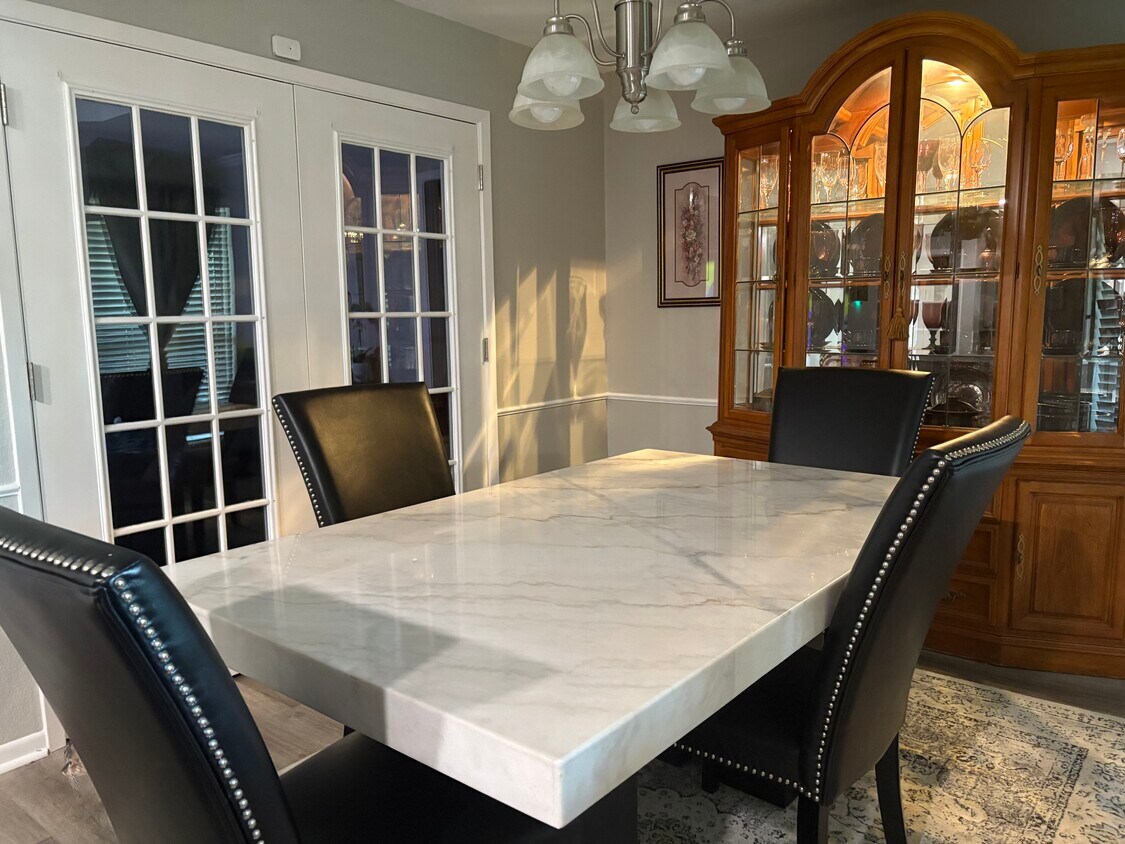 Foto principal - 4005 Sunhill Dr