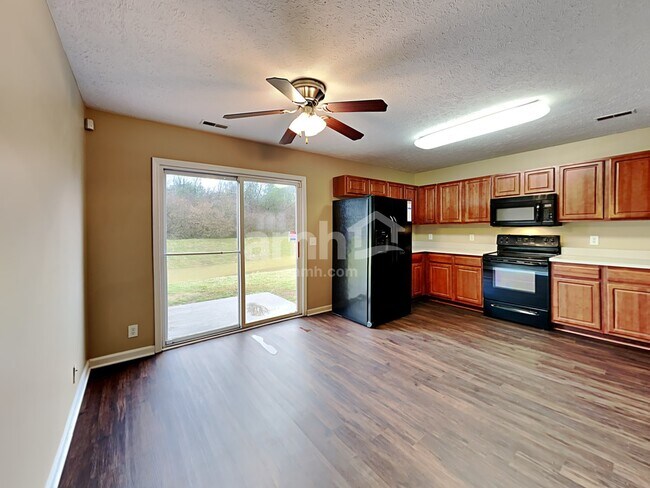 Foto del edificio - 3136 Hidden Creek Dr