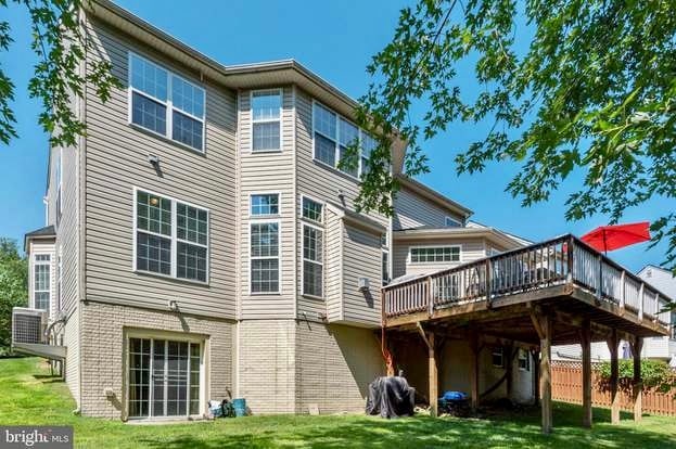 Foto del edificio - 9813 Hammer Ln