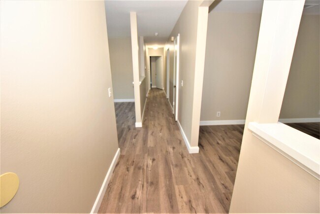 Foto del edificio - 2940 Taffrail Ln