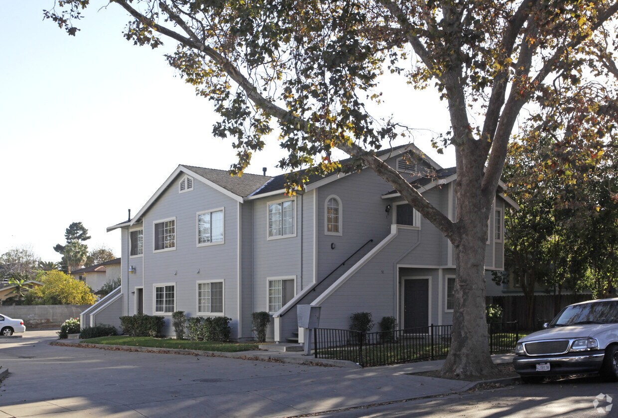 Primary Photo - 52-58 19th St