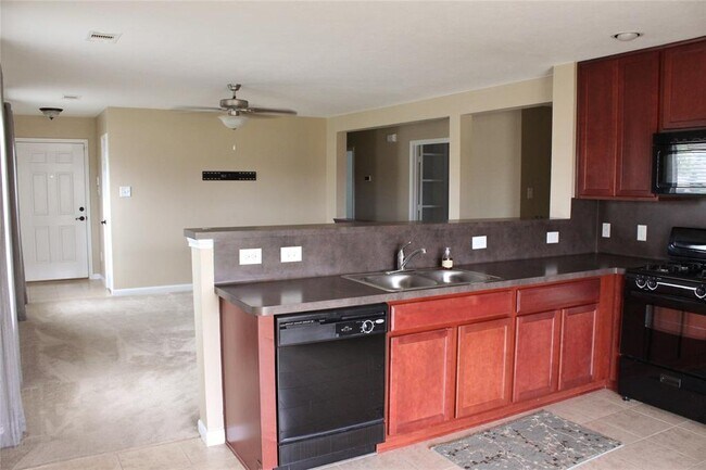 Foto del edificio - 747 Sweet Flower Dr