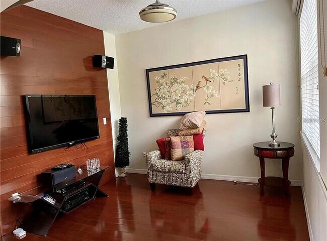 Foto del edificio - 9789 Fenrose Terrace