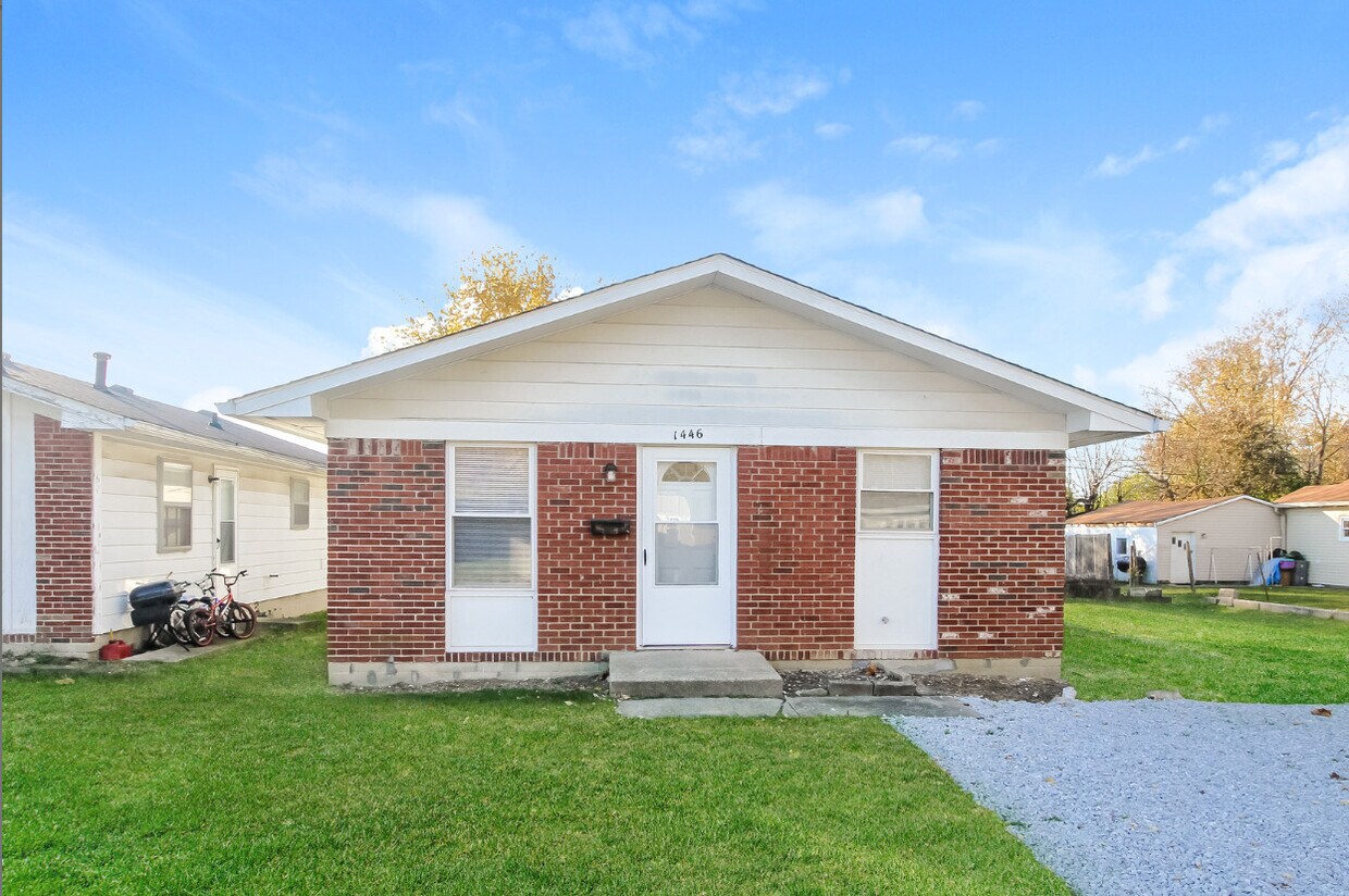 Primary Photo - 1446 Golay St