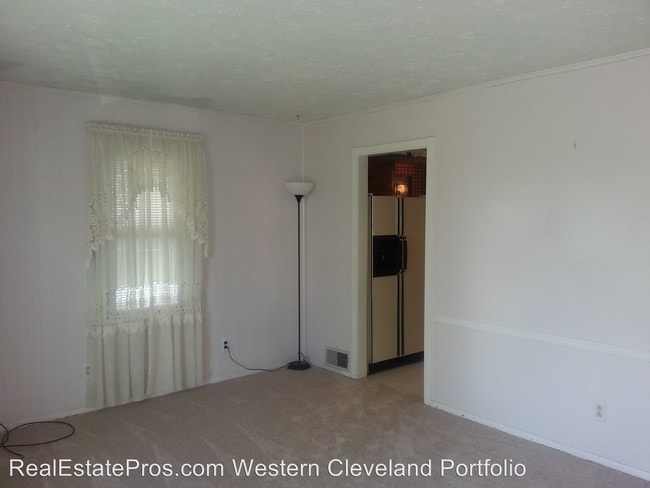 Building Photo - 12614 Lena Ave