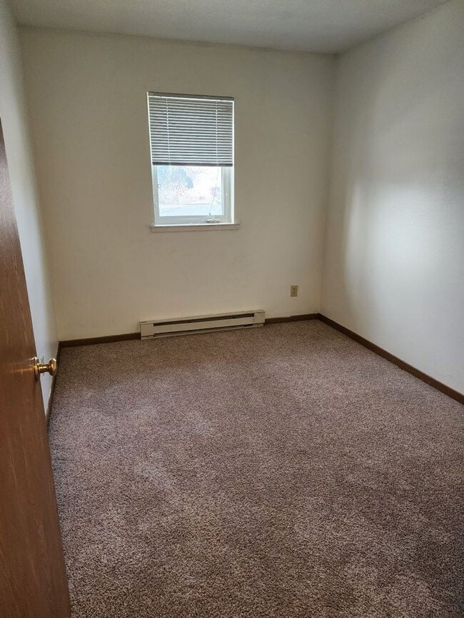 Building Photo - 3 Bedroom 1 Bath Apartments in Montgomery