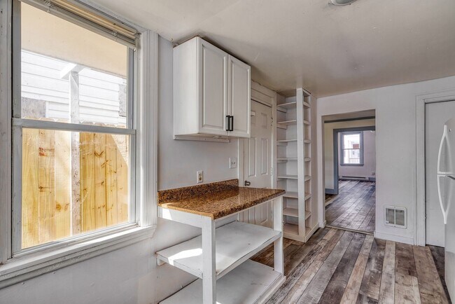Foto del edificio - Newly Renovated 3 bedroom, 1 bedroom townhouse