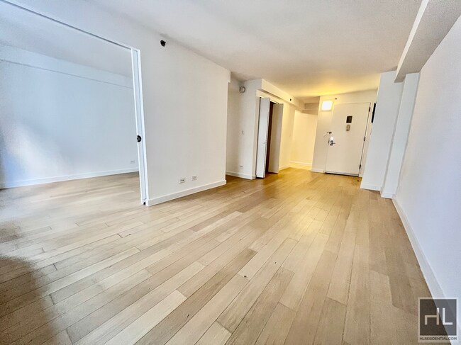 Building Photo - East 39th Street