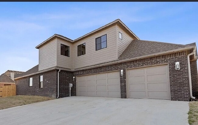 Foto del edificio - Gorgeous and impeccable custom home in Redbud Glen!