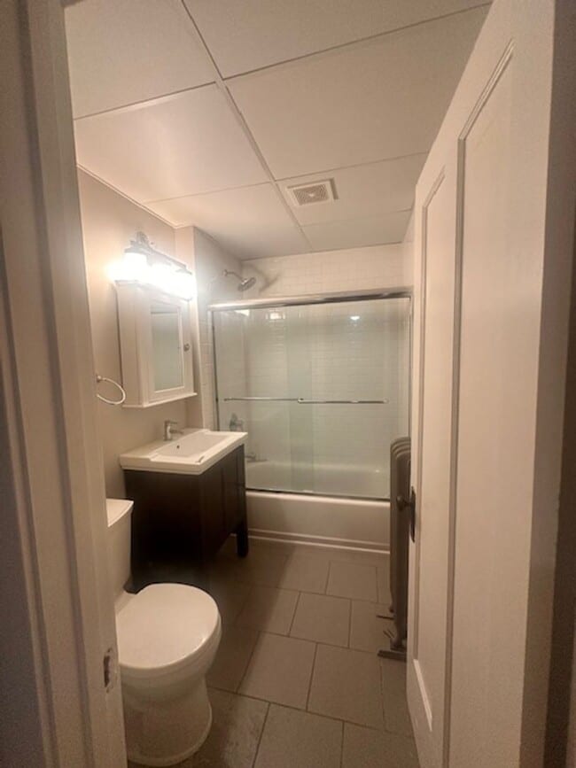 Interior Photo - Hessler Place - 5 minute walk to CWRU