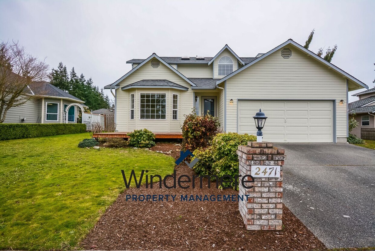 Primary Photo - 4 Bedroom, 2.5 bath in Eagle Vista