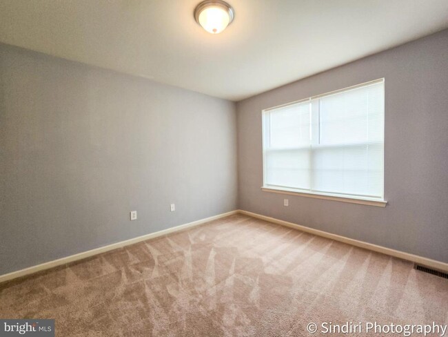 Foto del edificio - 6419 Creekbend Dr