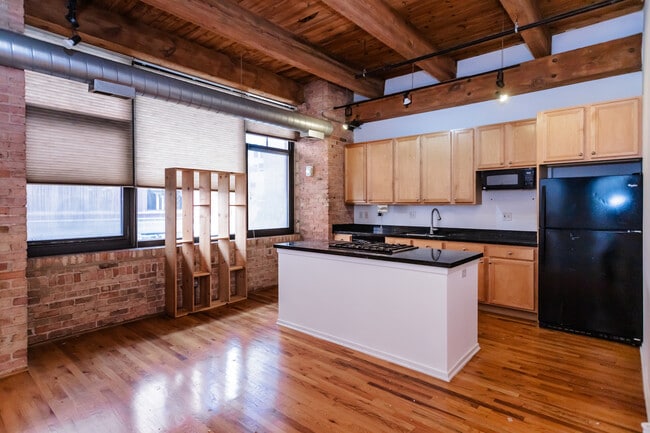 Building Photo - 625 W Jackson Blvd