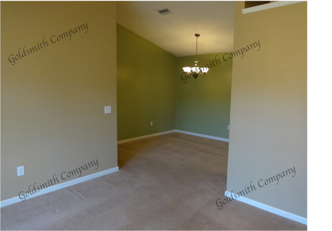 Building Photo - 305 Pelham Square Way