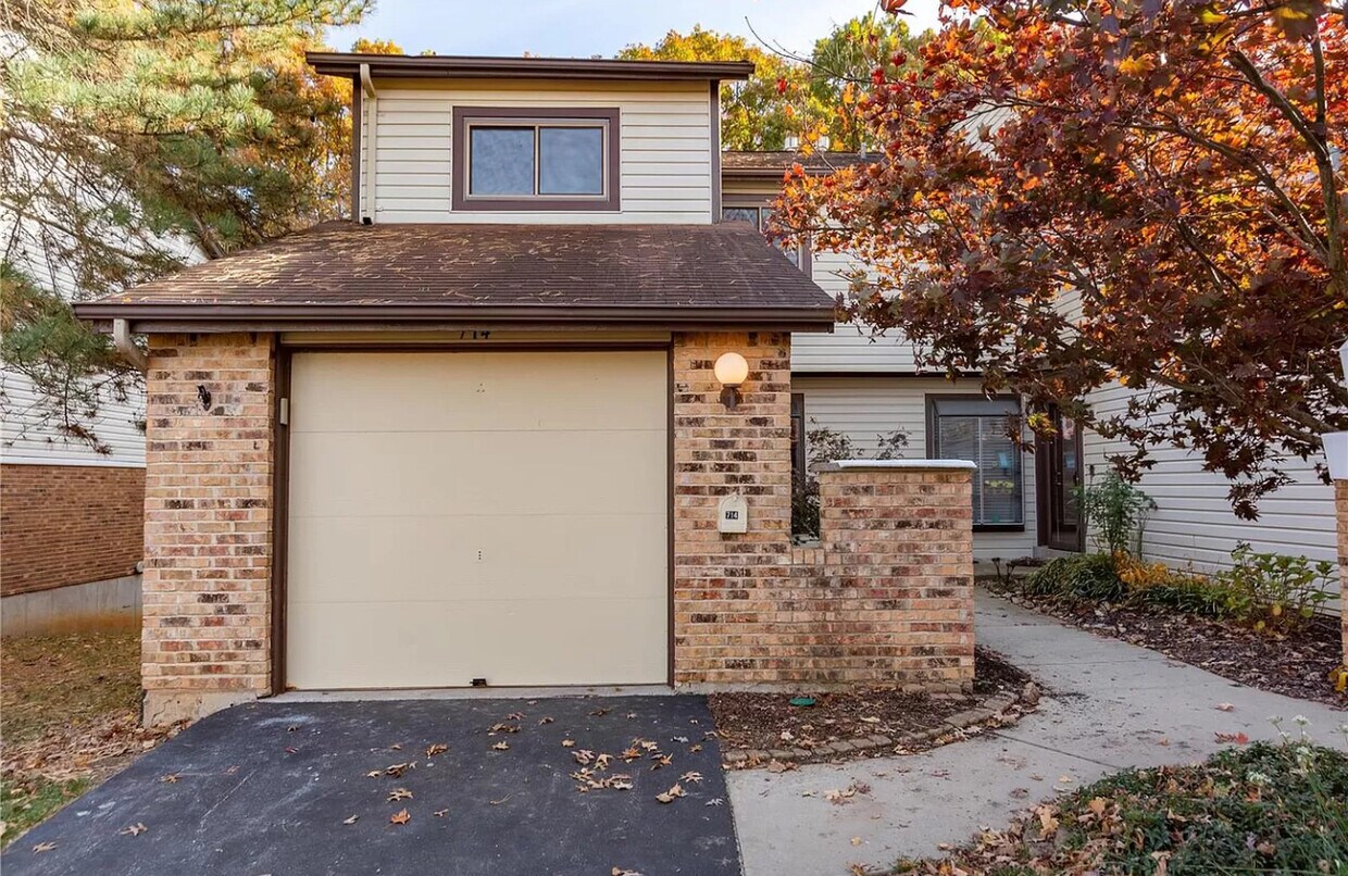 714 Windy Ridge Dr, Ballwin, MO 63021 Townhome Rentals in Ballwin MO