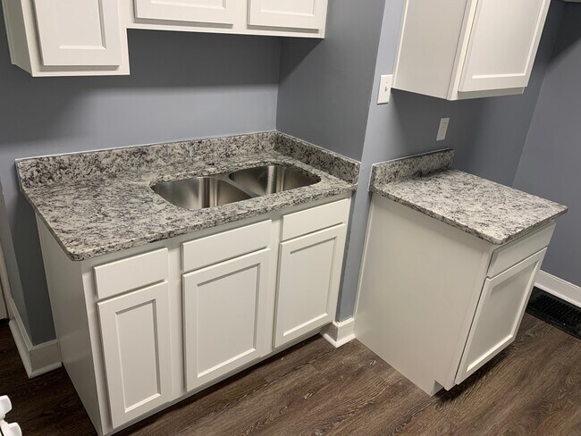 new kitchen - 930 Ash St