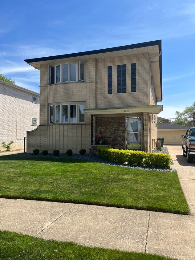 Primary Photo - 3031 Kensington Ave
