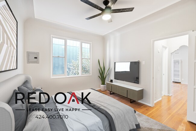 Building Photo - Stunning One Bedroom with Tons of Natural ...