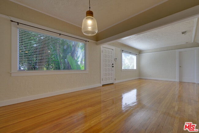 Foto del edificio - 7465 Hawthorn Ave