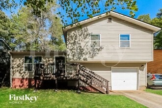 Building Photo - 680 Springhollow Ln SW