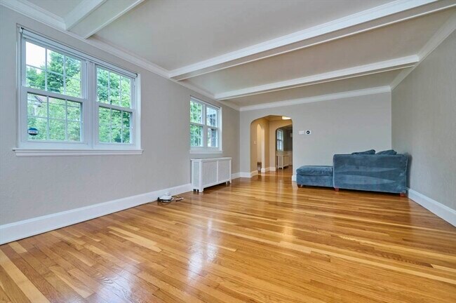 Foto del edificio - 140 Watson Rd