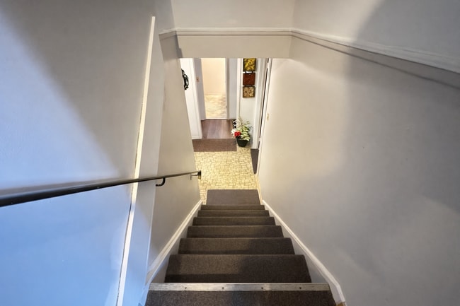 Building Photo - 159 Hahn Ave