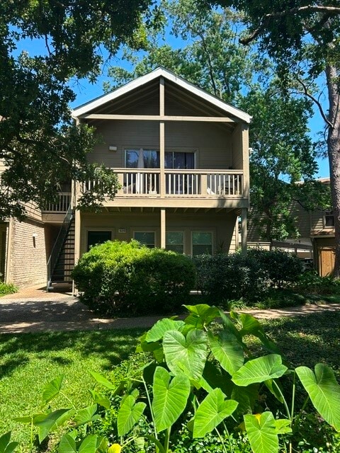 Building Photo - 2100 Tanglewilde St