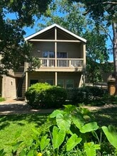 Building Photo - 2100 Tanglewilde St