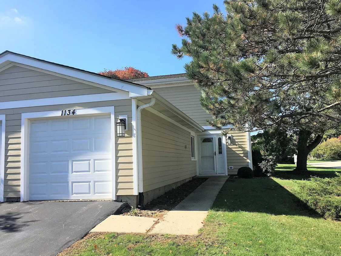 1134 E Potomac Ln, Palatine, IL 60074 Townhome Rentals in Palatine IL