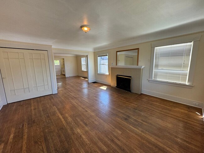 Living Room - 6624 NE Sandy Blvd